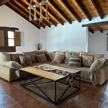 Villa With Pool In The Centre Of Fuerteventura