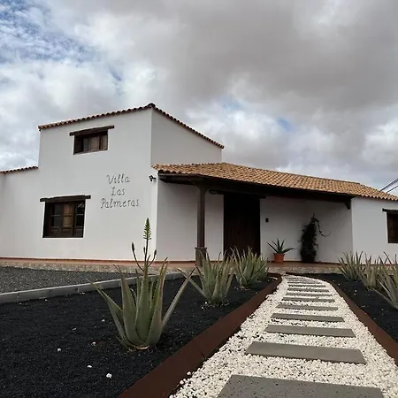 With Pool In The Centre Of Fuerteventura Антигуа